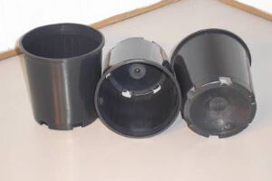 Round Pots - Cone Base - 140mm